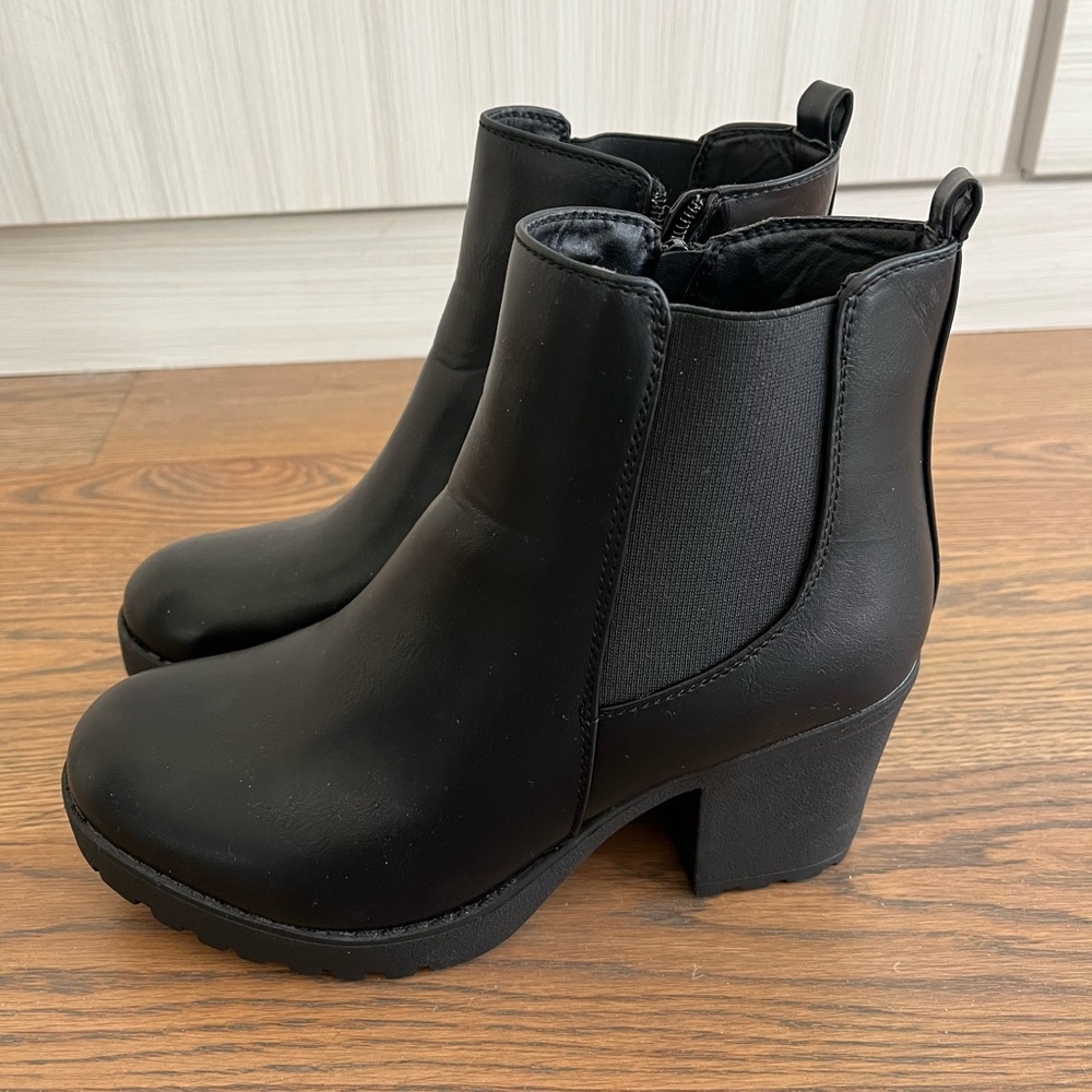 Black Ankle Boots Chelsea Chunky Block High Heel Booties Synthetic Leather